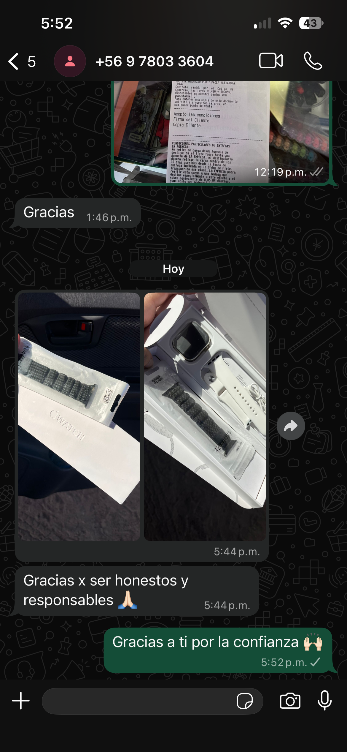 Foto de cliente feliz