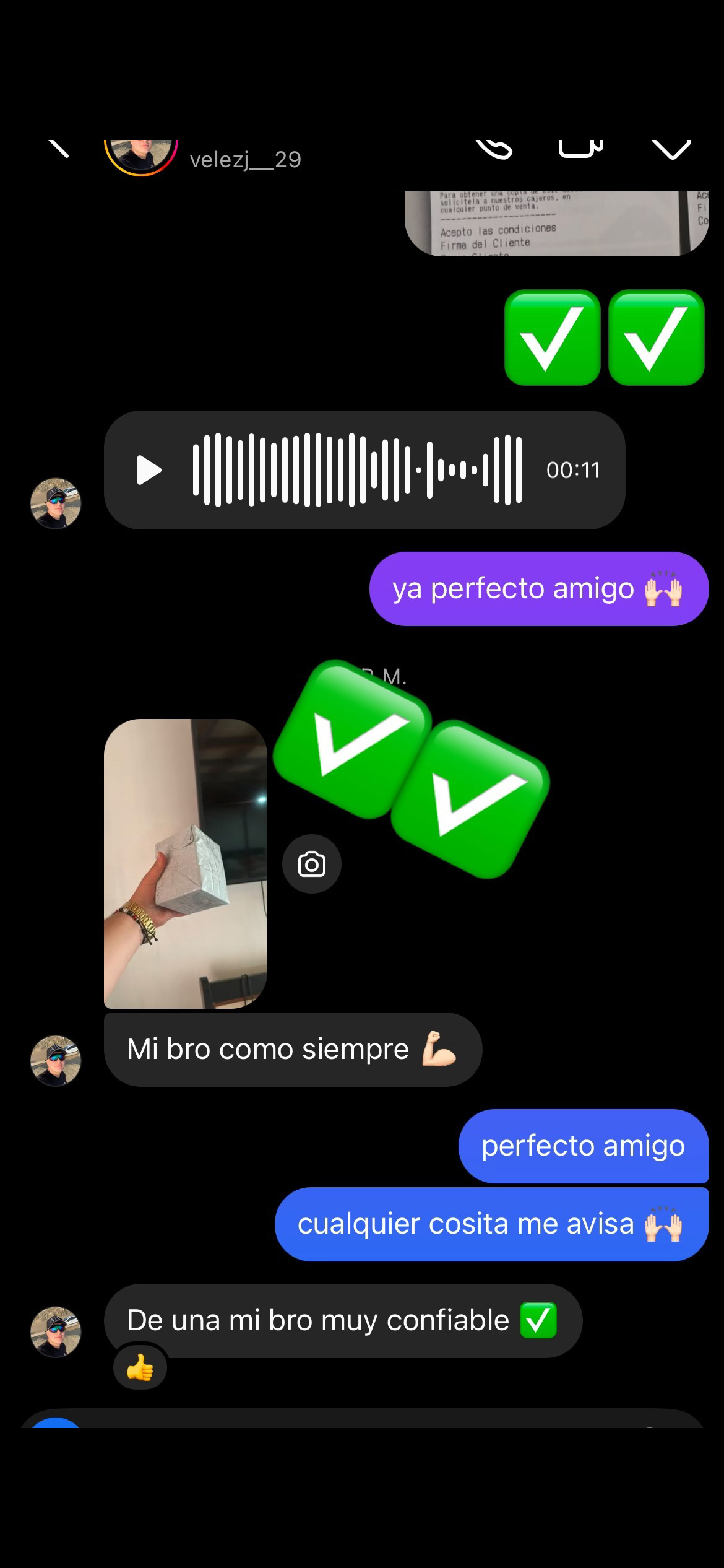 Foto de cliente feliz